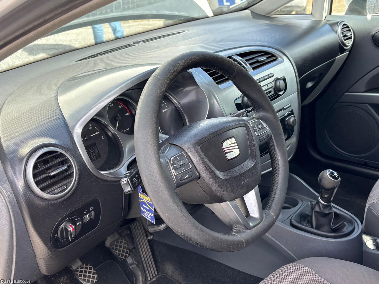 SEAT Leon 5 lugares — fotografia 3