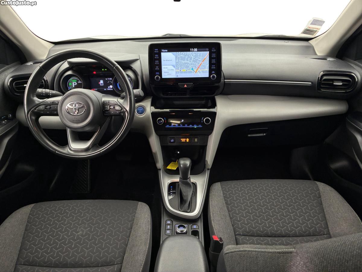 Toyota  1.5 HDF Dynamic Business + beyond Zero Academy - 22 — photo 4