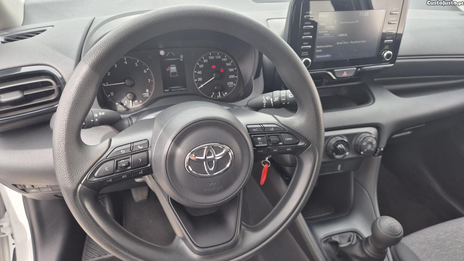 Toyota Yaris 1.0 VVT-iComfort — fotografia 8