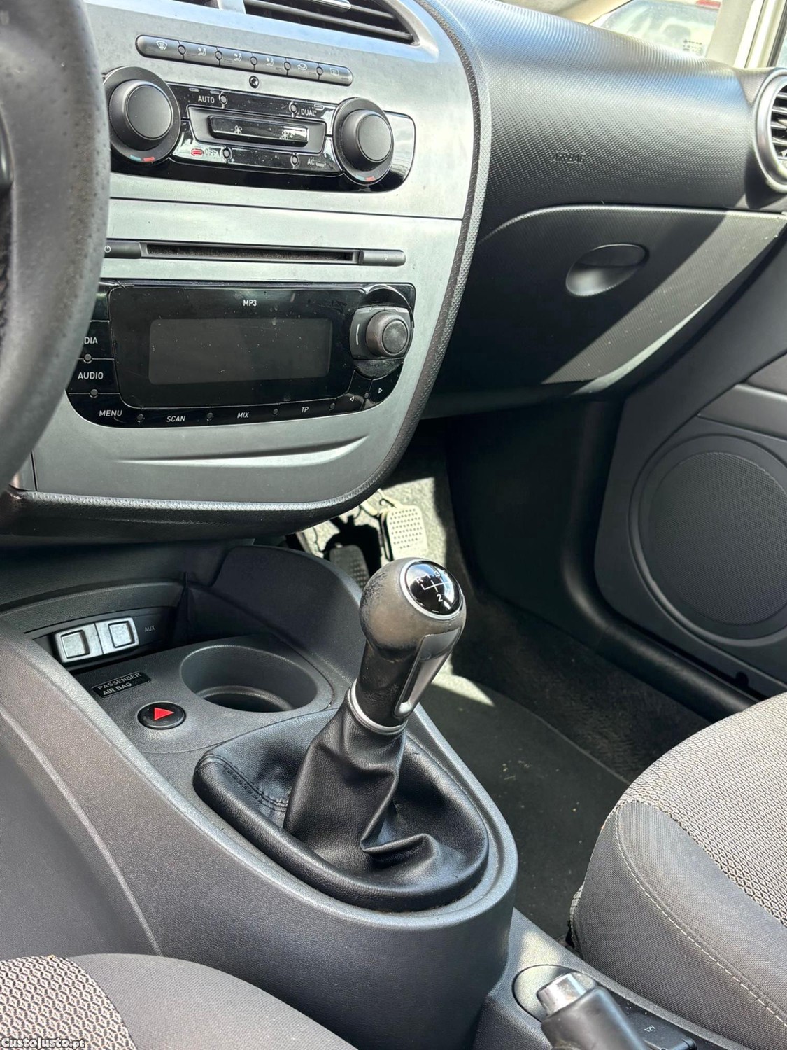 SEAT Leon 5 lugares — fotografia 4