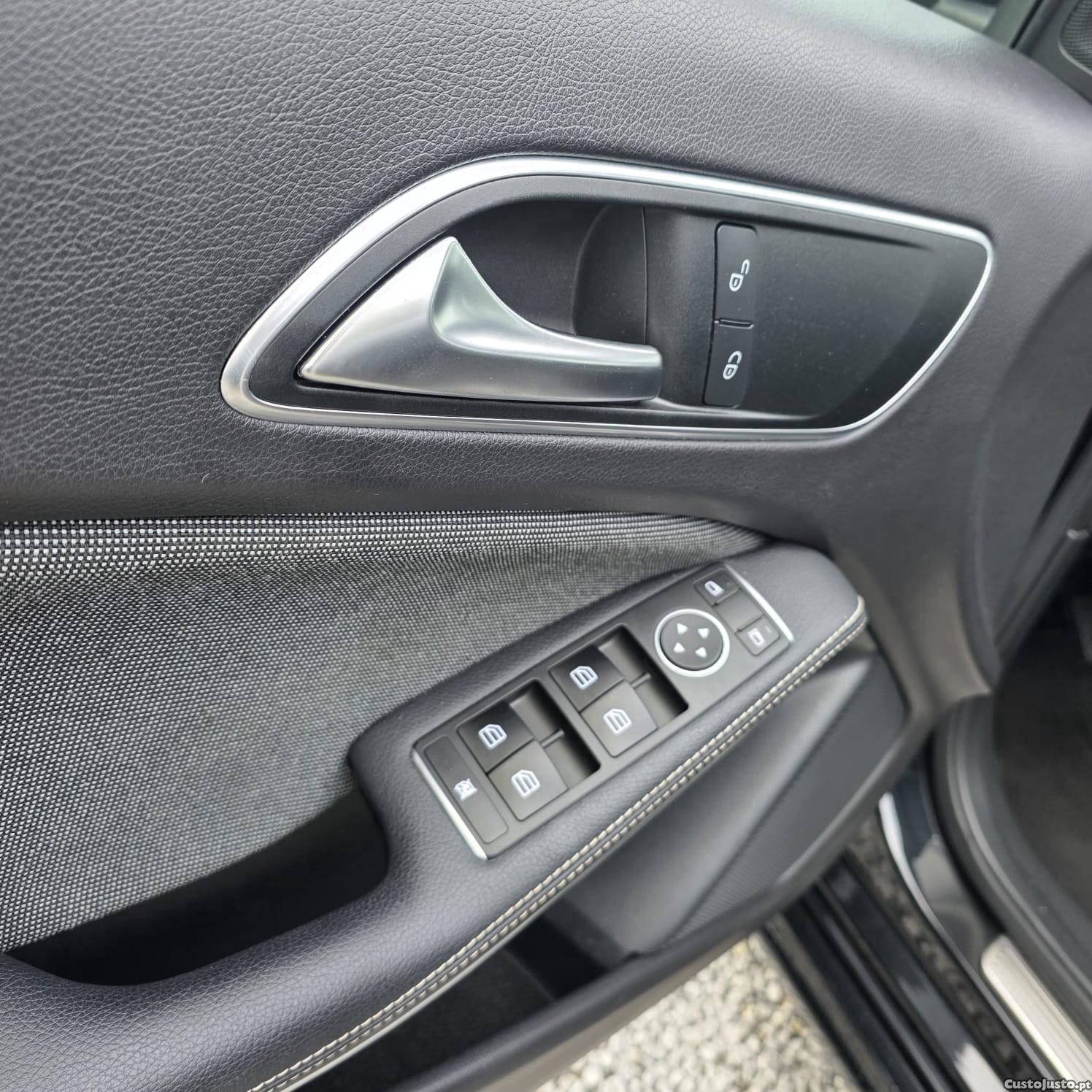 Mercedes-Benz A 180 Dynamic Edition — fotografia 9