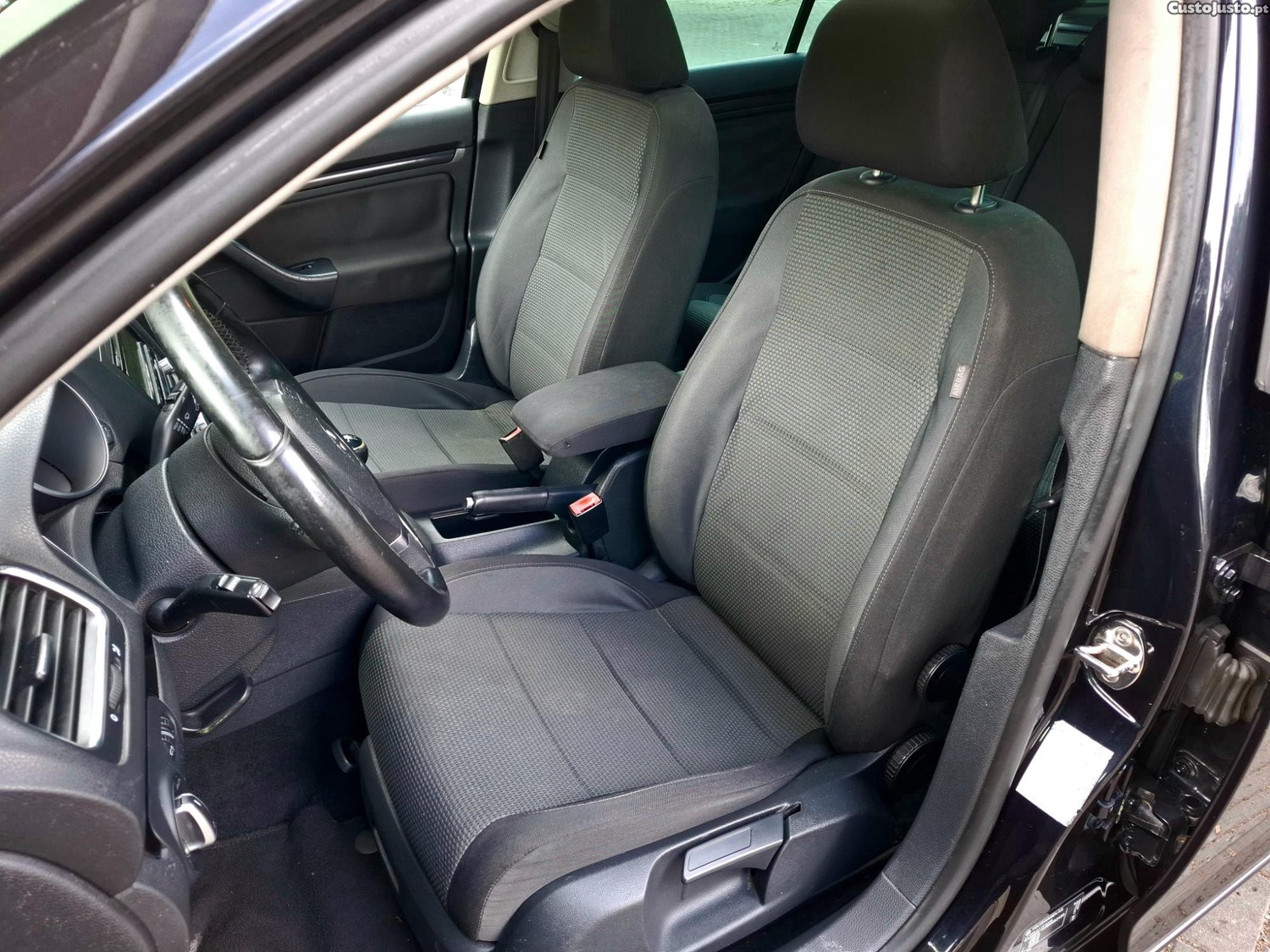 VW Golf Variant 1.6 hdi Confortline - 11 foto 4