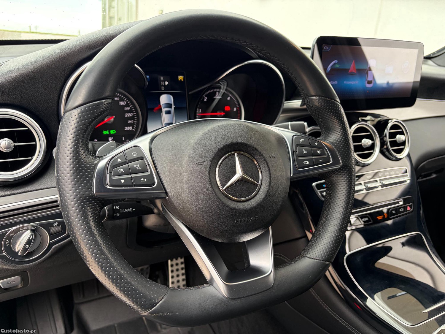 Mercedes-Benz GLC 220 D COUPÉ AMG LINE AUTO 9G-TRONIC 170 CV - 17 foto 3