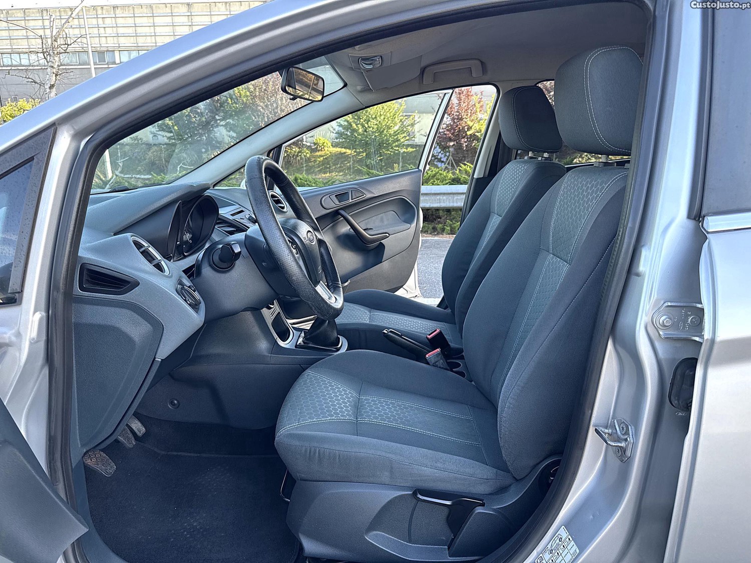 Ford Fiesta 1.4 Tdci Titanium Full Extras C/Novo — fotografia 3