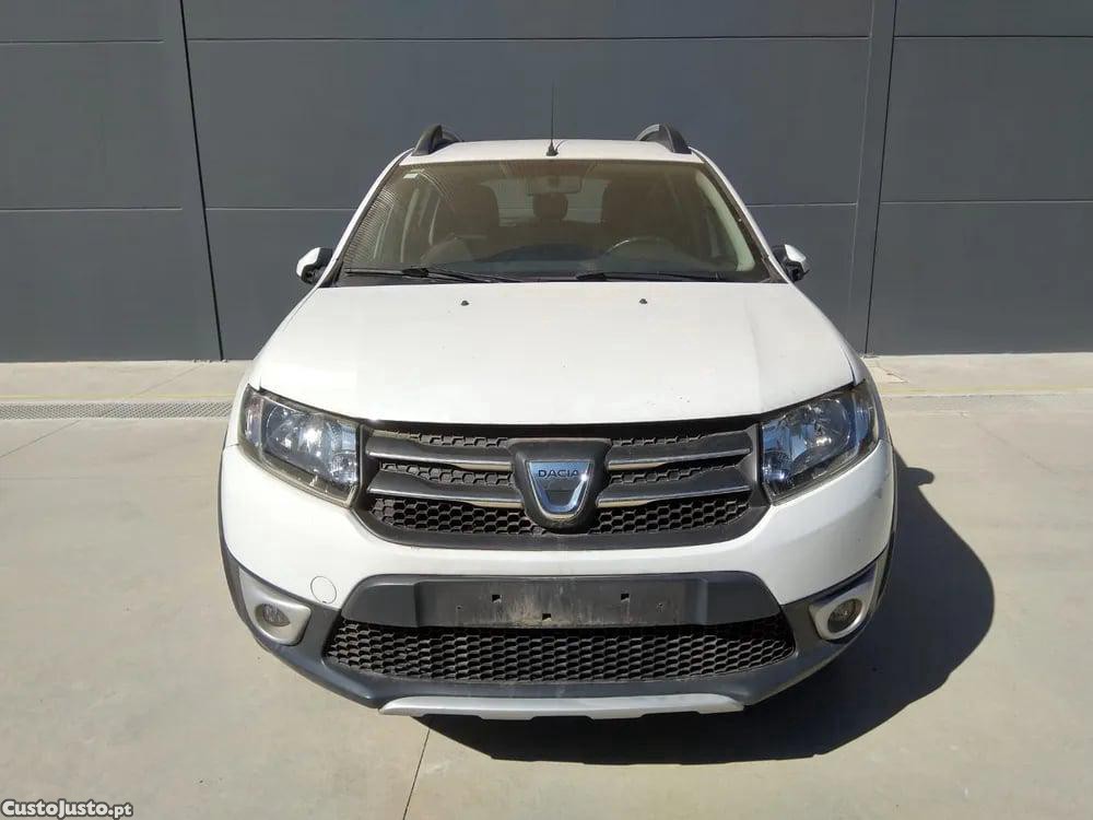 Dacia Sandero TCe 90 (B8M1, B8MA, B8AC) (66 kW / 90 cv) [10.2012 - ...] - 14