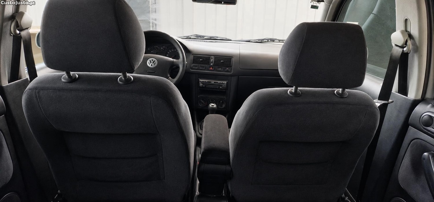 Volkswagen Golf IV 1.1i Confortline — fotografia 6