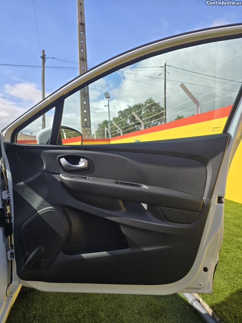 Renault Clio 1.5 dCi Zen — fotografia 10