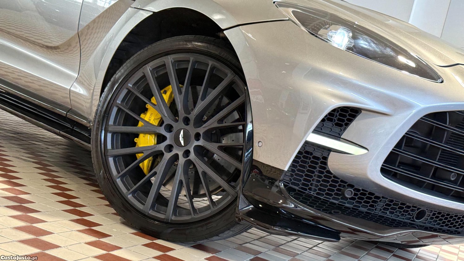 Aston Martin DB X 707 — fotografia 18