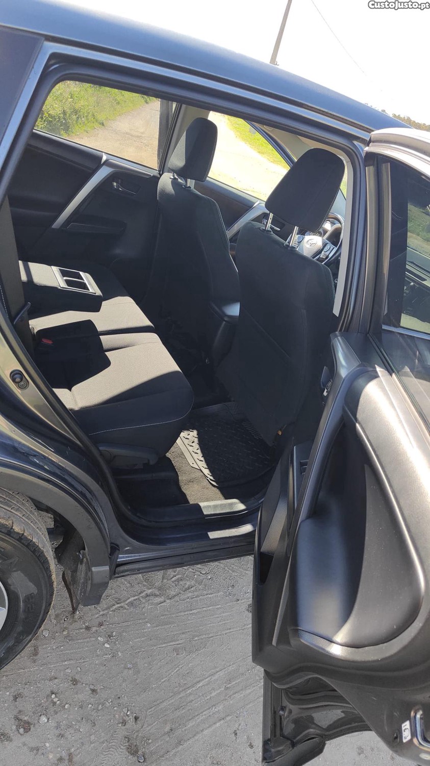 Toyota RAV4 4 - 16 foto 5