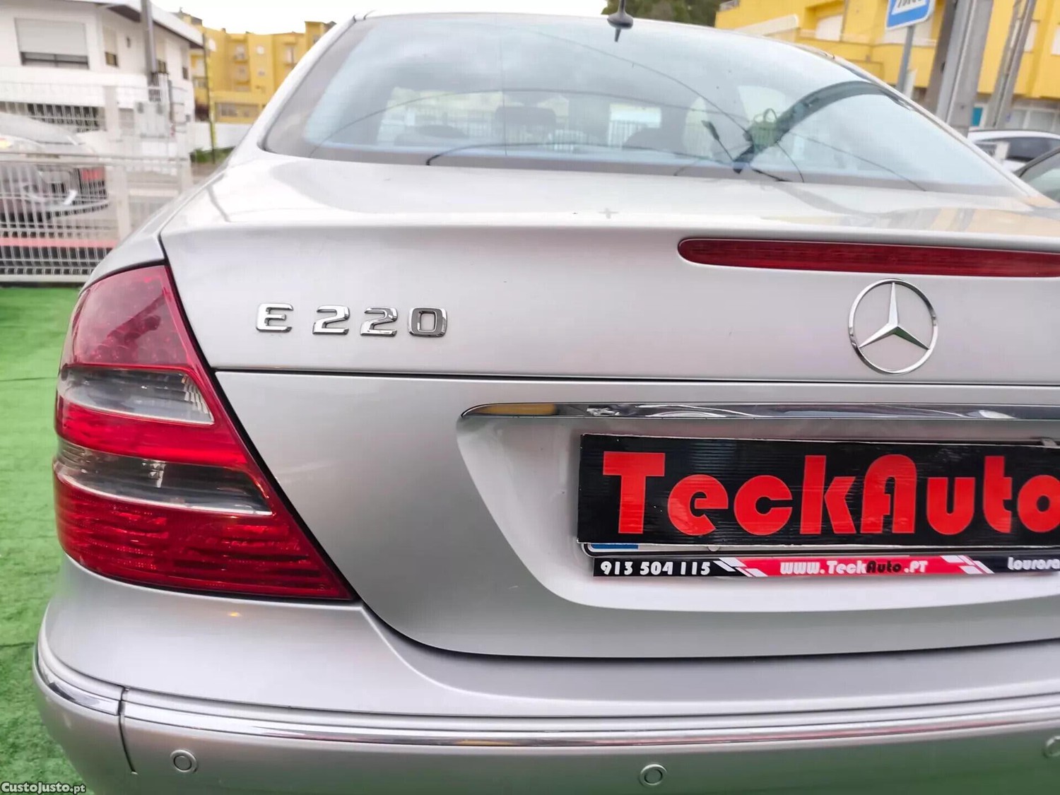 Mercedes-Benz E 220 CDi Avantgard — fotografia 18