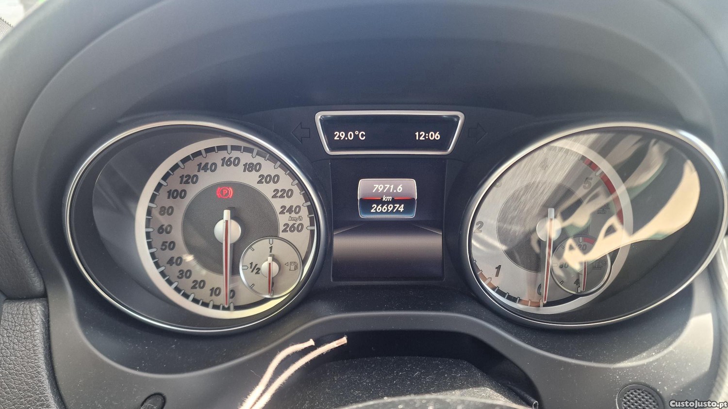 Mercedes-Benz CLA 180 Shooting brake — photo 2