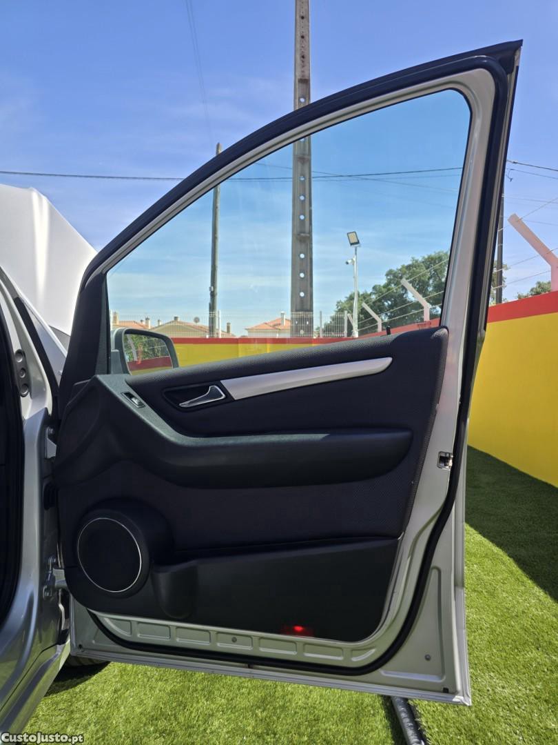 Mercedes-Benz A 180 CDi Avantgarde — fotografia 10