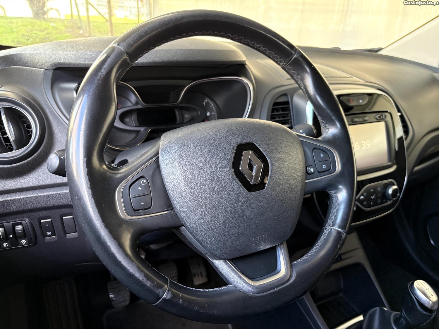 Renault Captur 1.5 DCI EXCLUSIVE NACIONAL 90 CV — fotografia 6