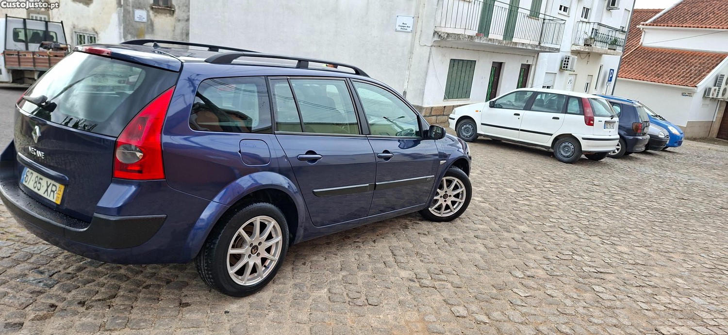 Renault Mégane 1.5 - 04 foto 4