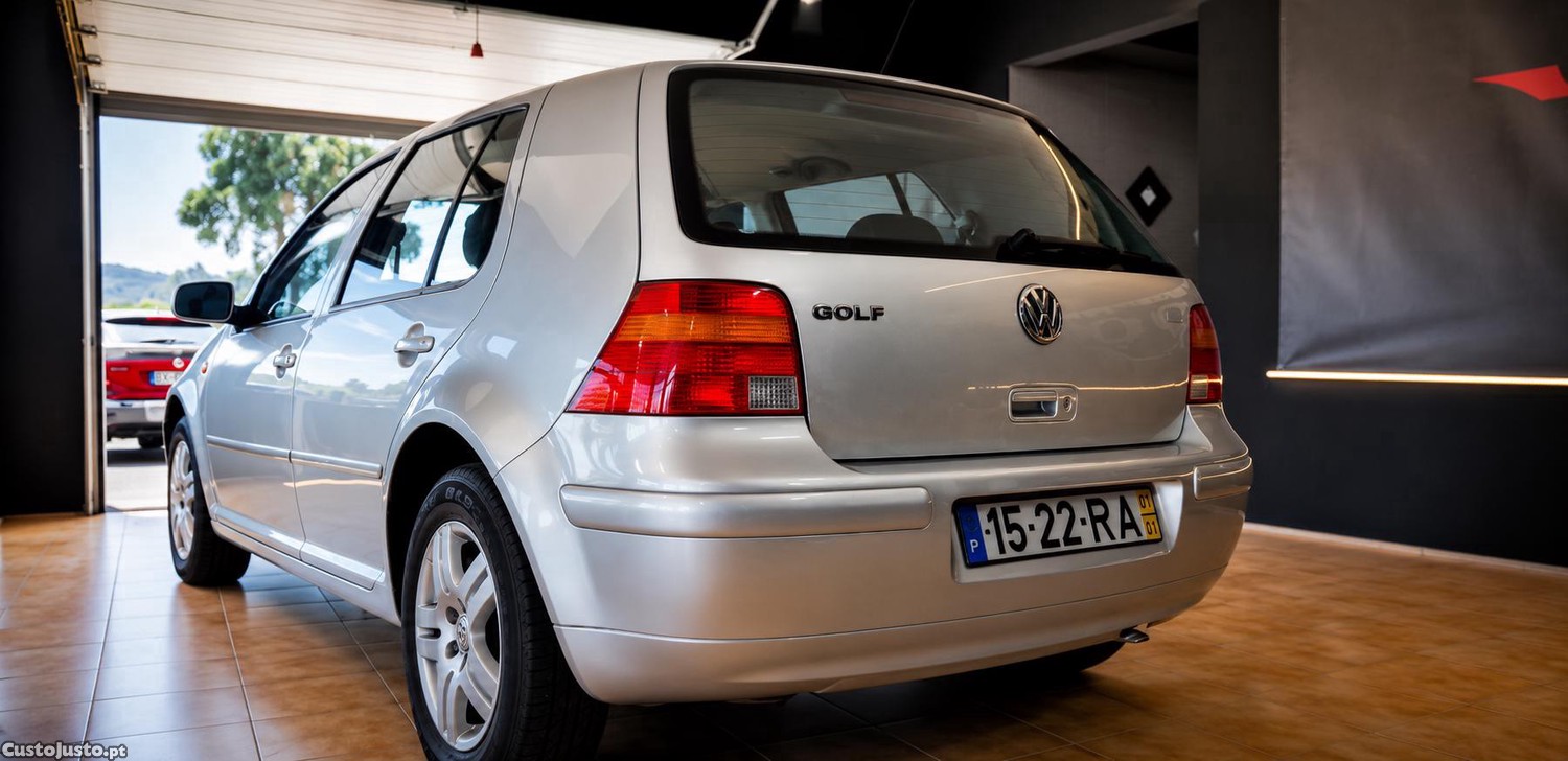 Volkswagen Golf IV 1.1i Confortline — fotografia 2