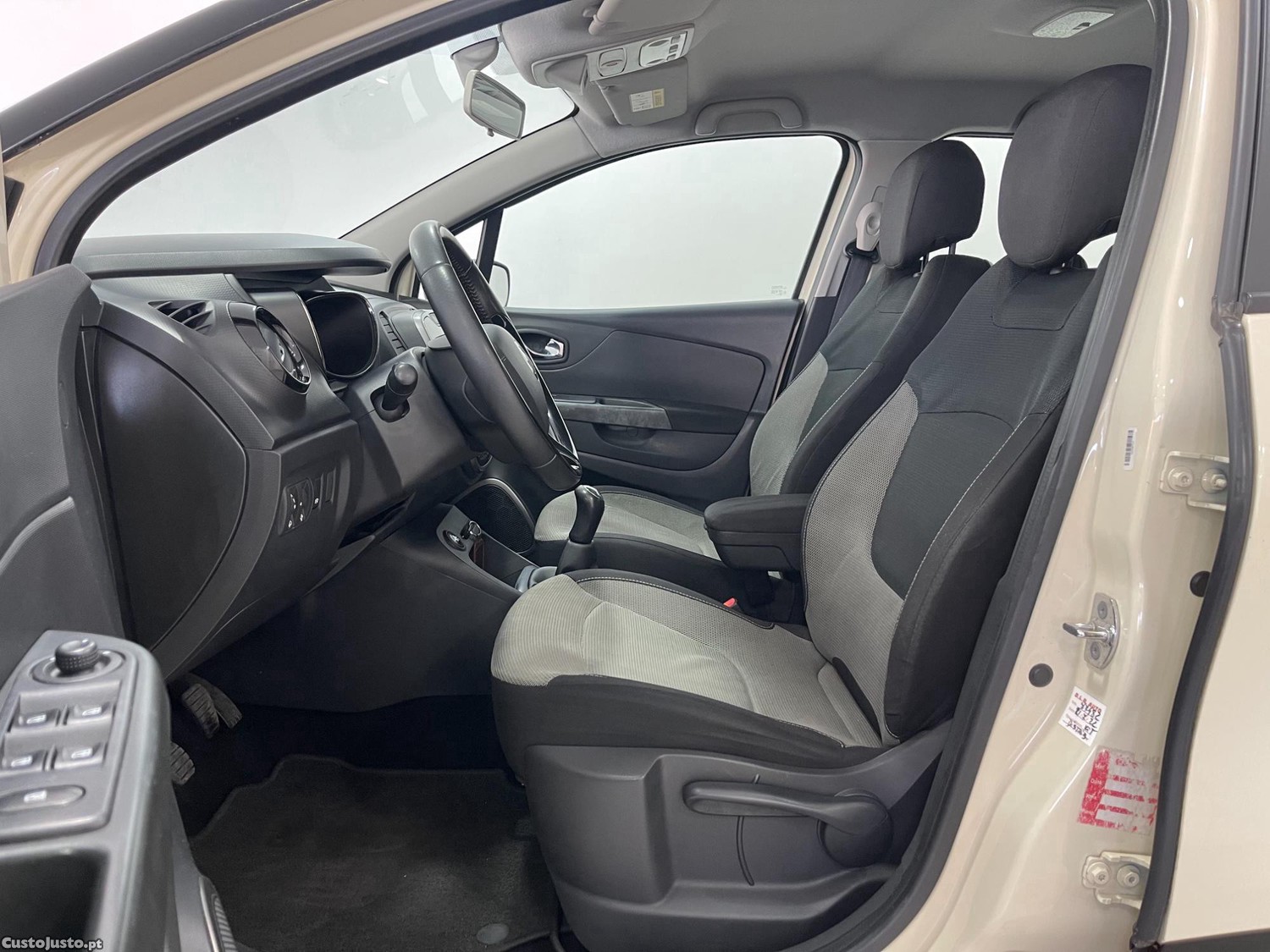 Renault Captur 1.5DCI — photo 3