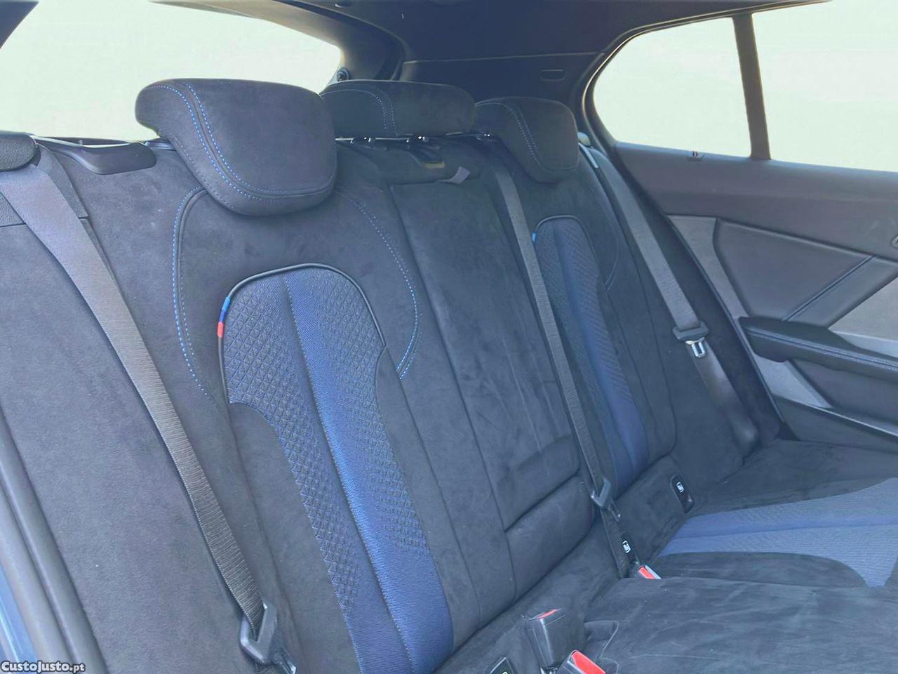 BMW 118 i Pack Desportivo M Auto — fotografia 6