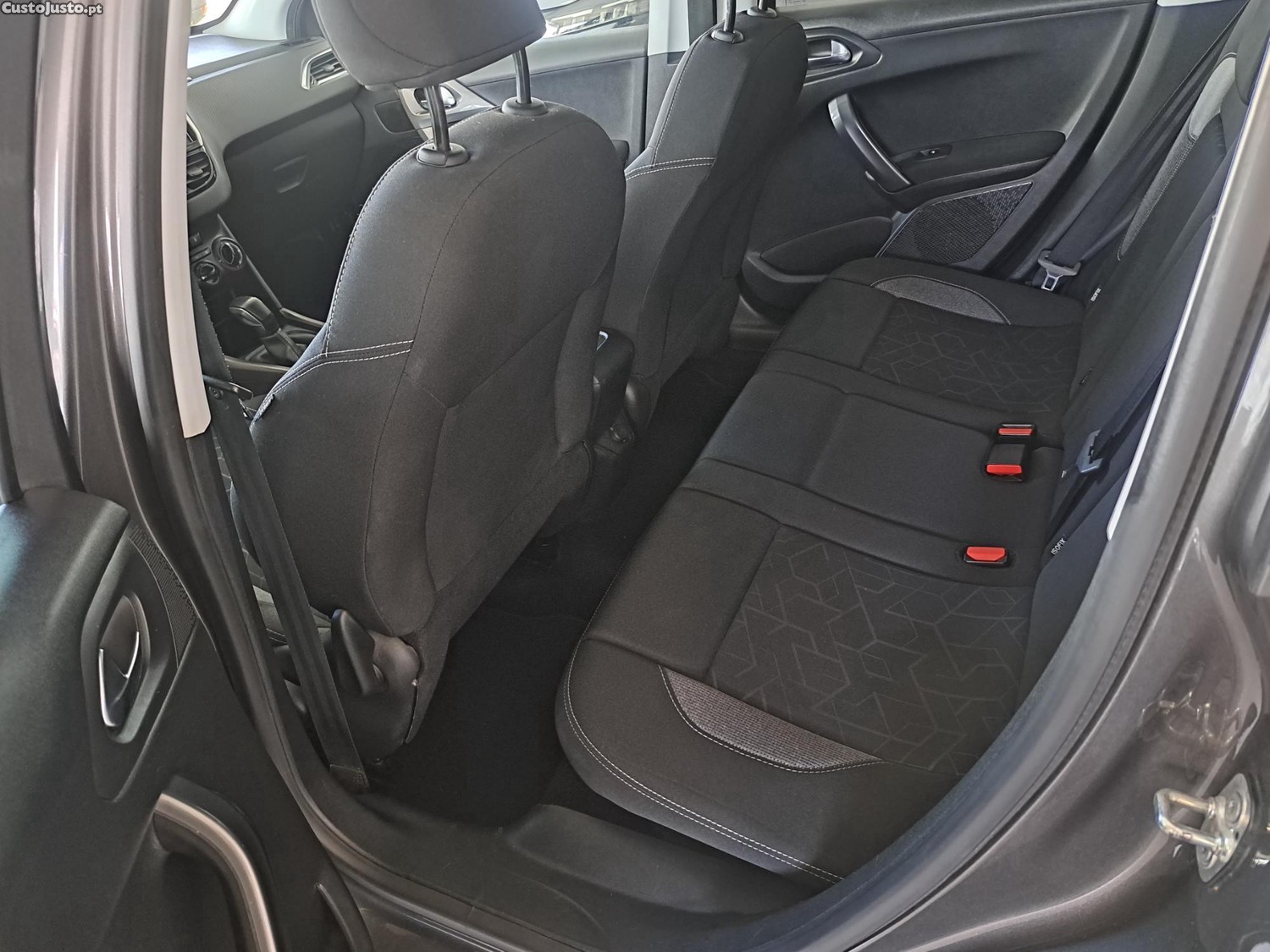 Peugeot 2008 Style — fotografia 2