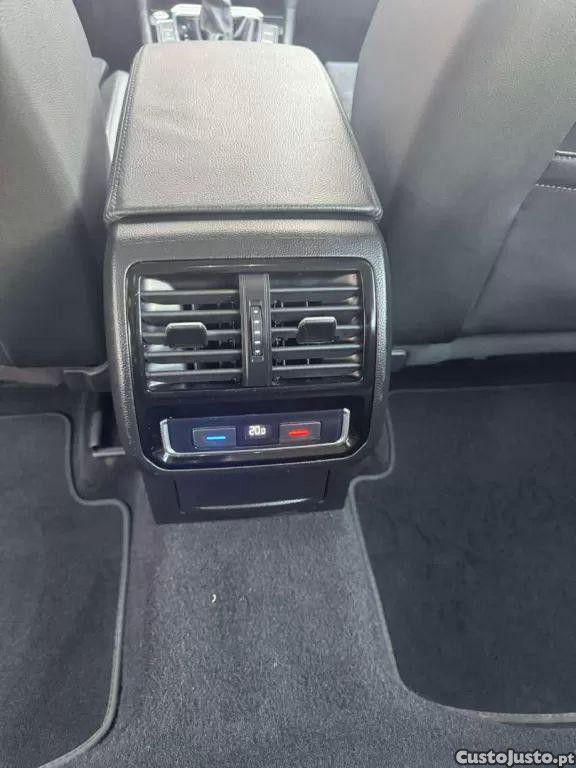 Volkswagen Passat 2.0 tdi r-line dsg — fotografia 2