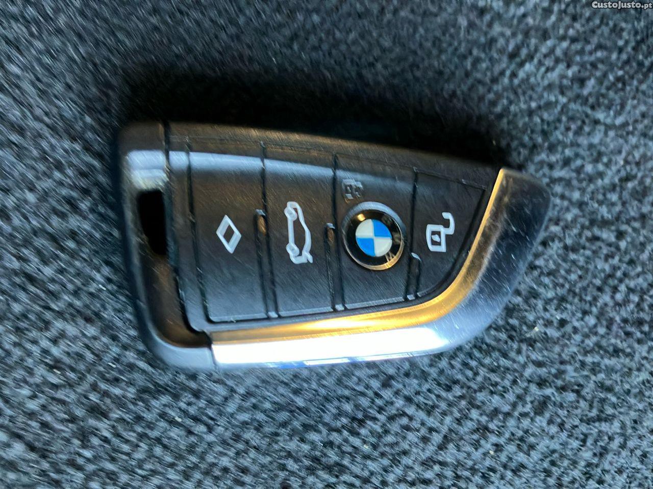 BMW 118 i Pack Desportivo M Auto — fotografia 3