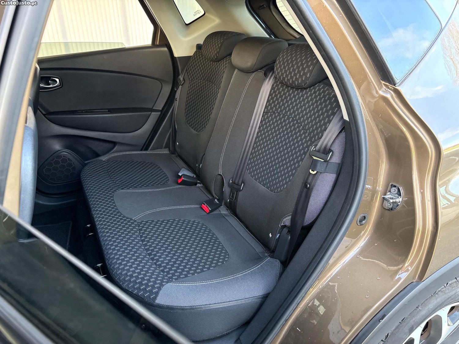 Renault Captur 1.5 DCI EXCLUSIVE NACIONAL 90 CV — fotografia 3