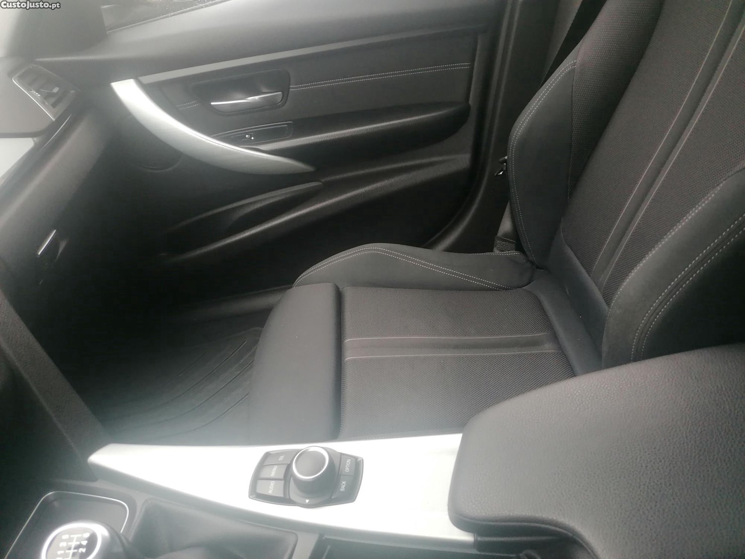 BMW 318 Line Sport — fotografia 4