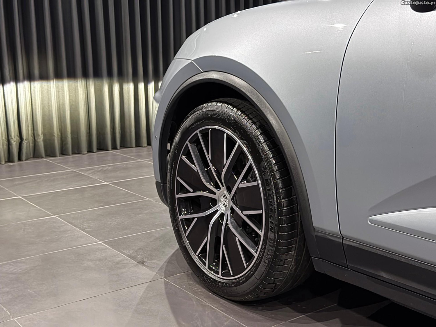 Porsche Macan Electric 4 — fotografia 12