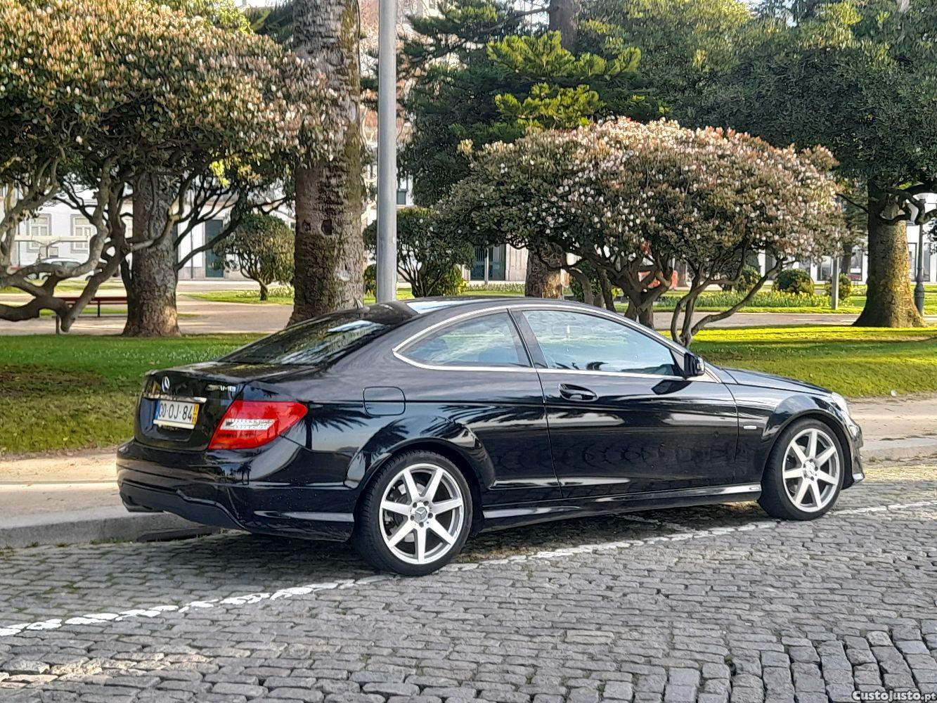 Mercedes-Benz C 220 Coupe - 11 foto 2