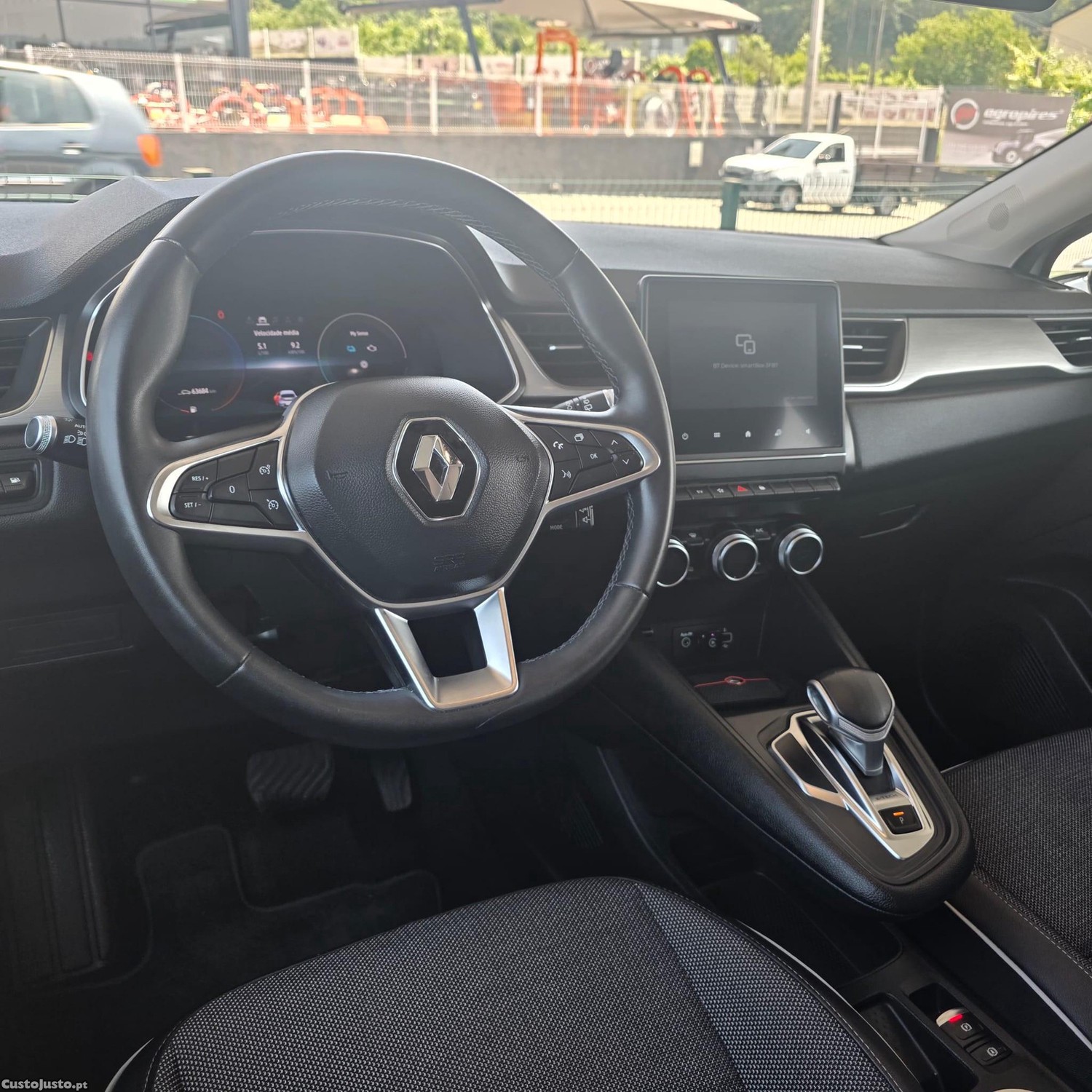 Renault Captur 1.6 E-Tech Plug-In Exclusive — fotografia 21
