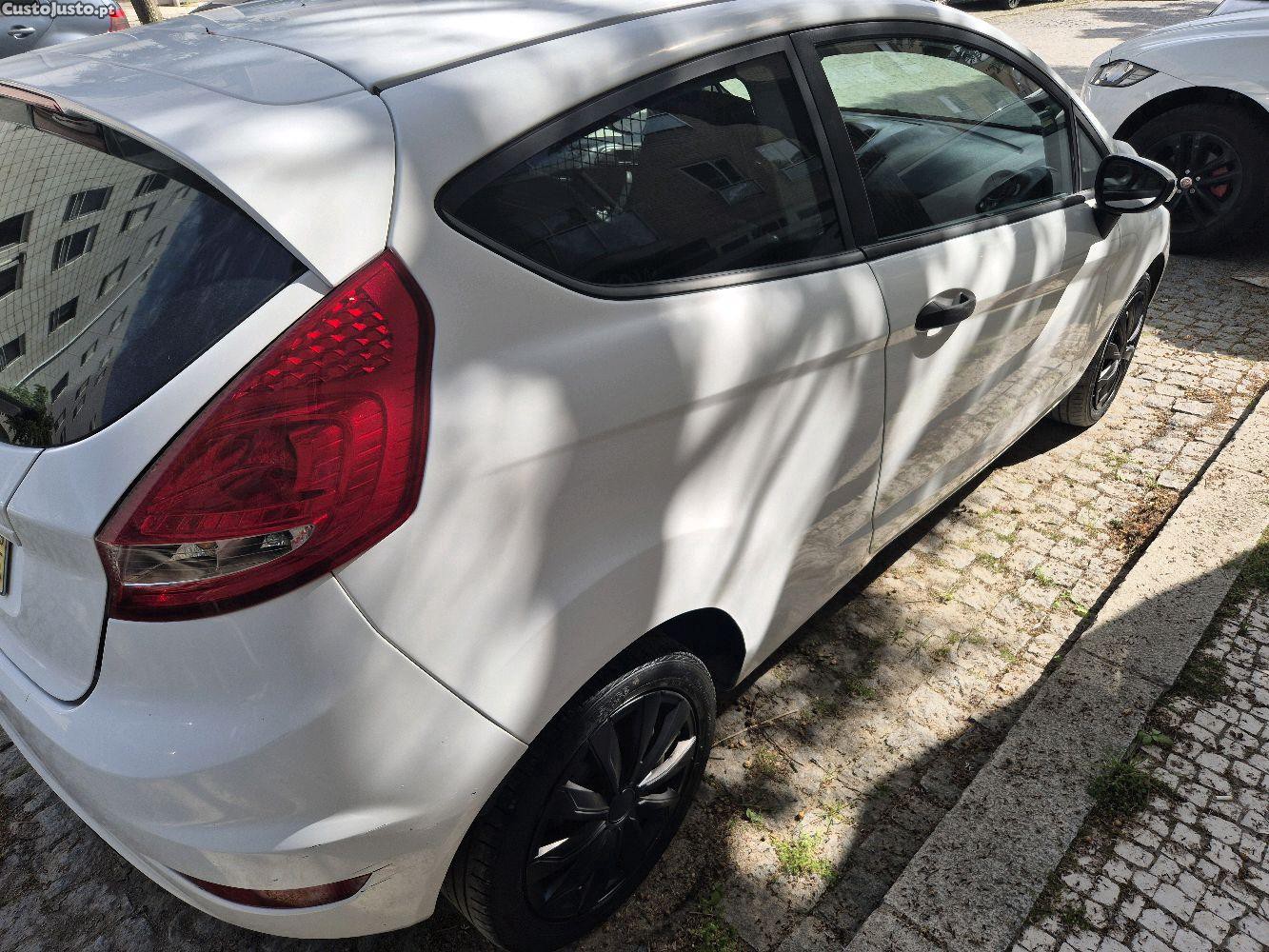 Ford Fiesta 1.4 — fotografia 6