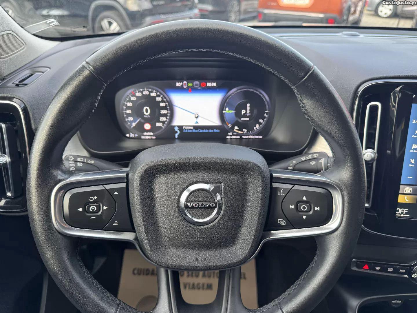 Volvo XC 40 1.5 t4 phev core — fotografia 4