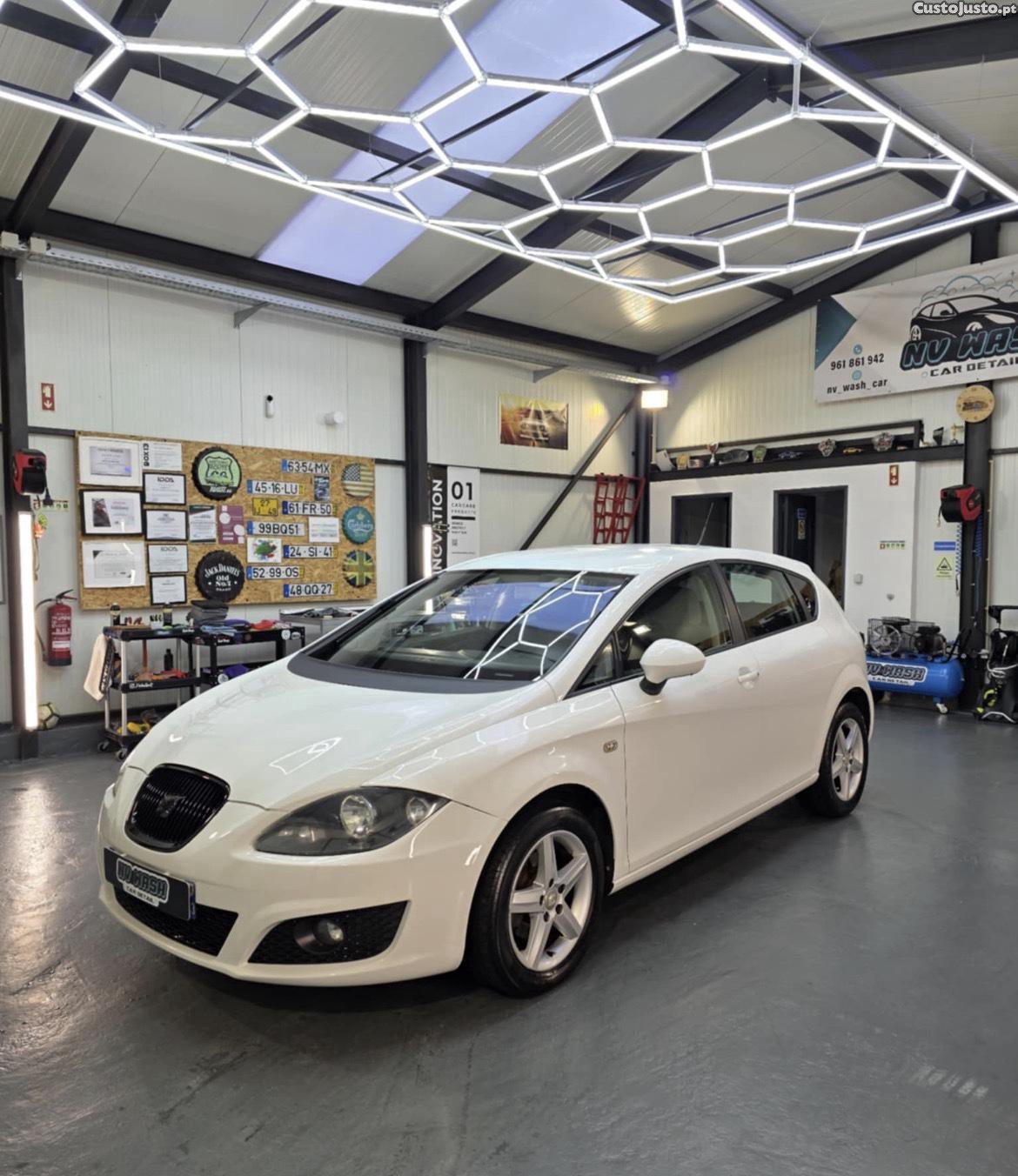 SEAT Leon 1.6 TDI 105 cv — fotografia 6