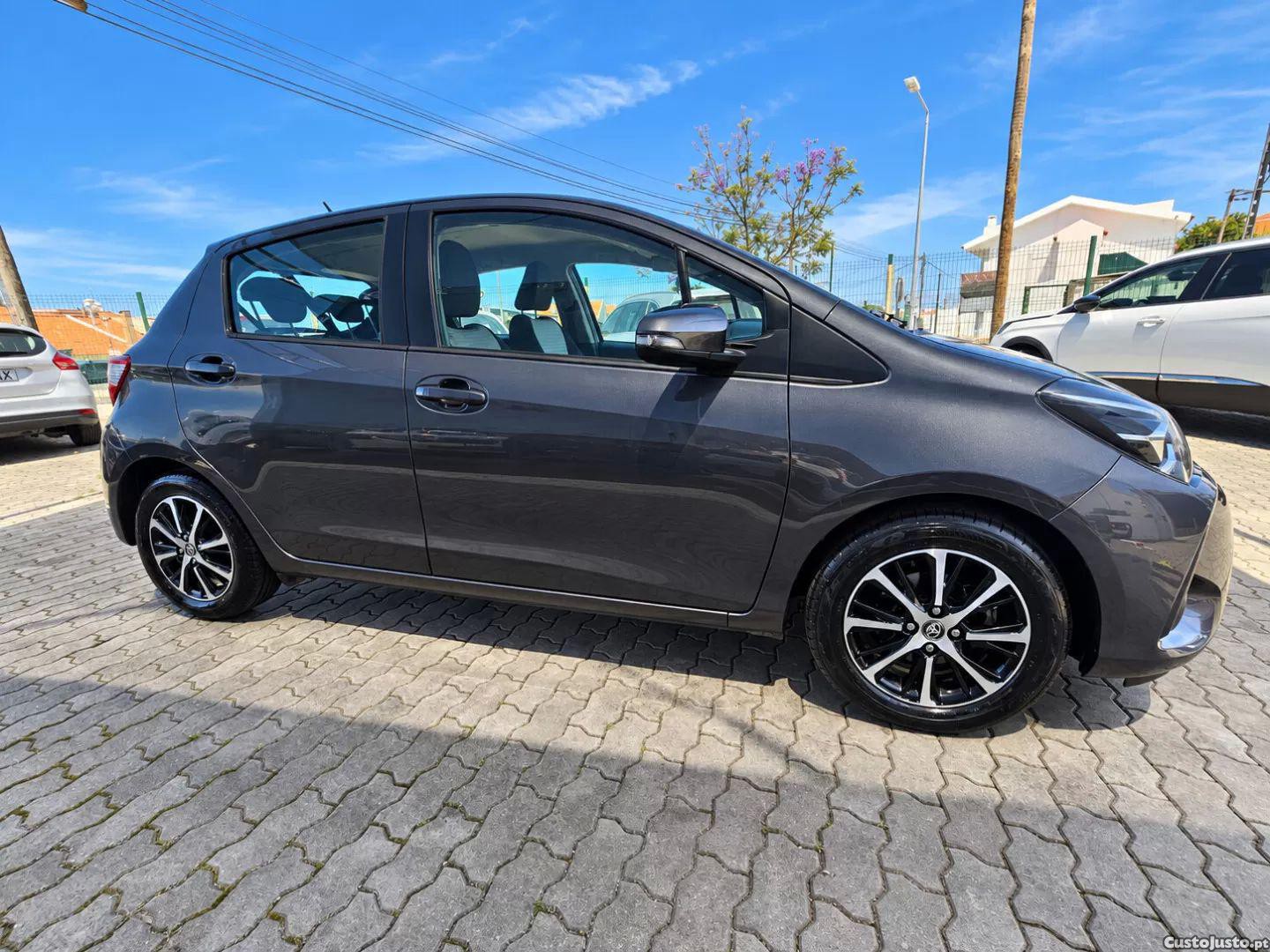 Toyota Yaris 1.0 vvt-i comfort - 20 foto 3