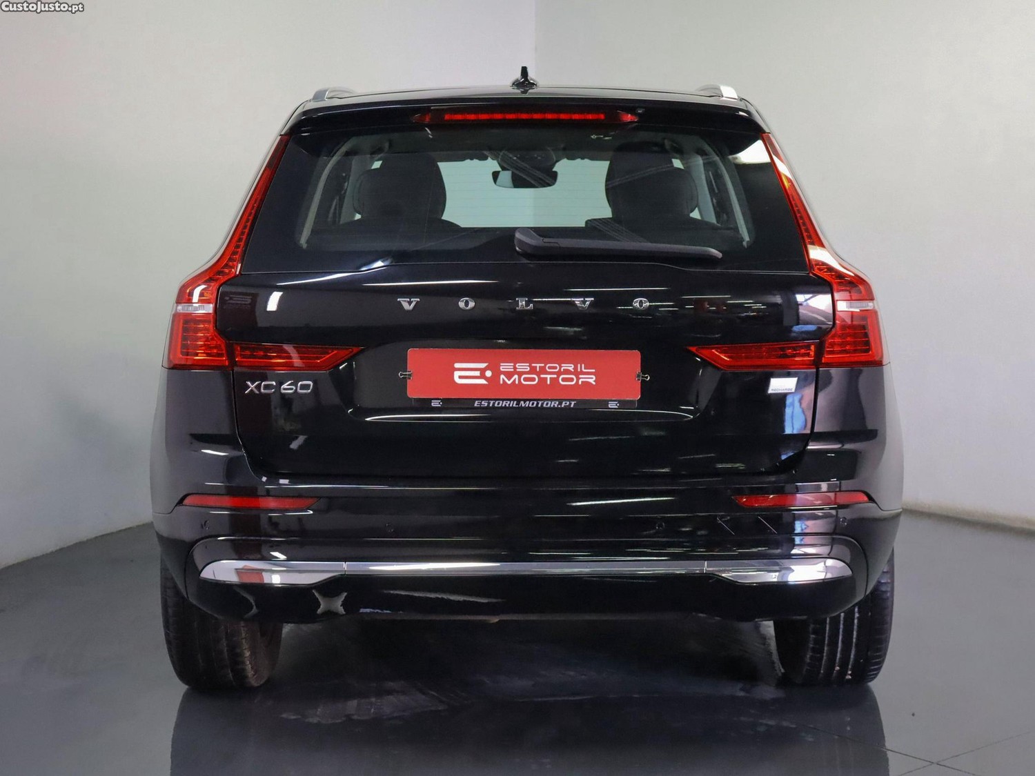Volvo XC60 2.0 T6 PHEV Core - 23 — photo 4