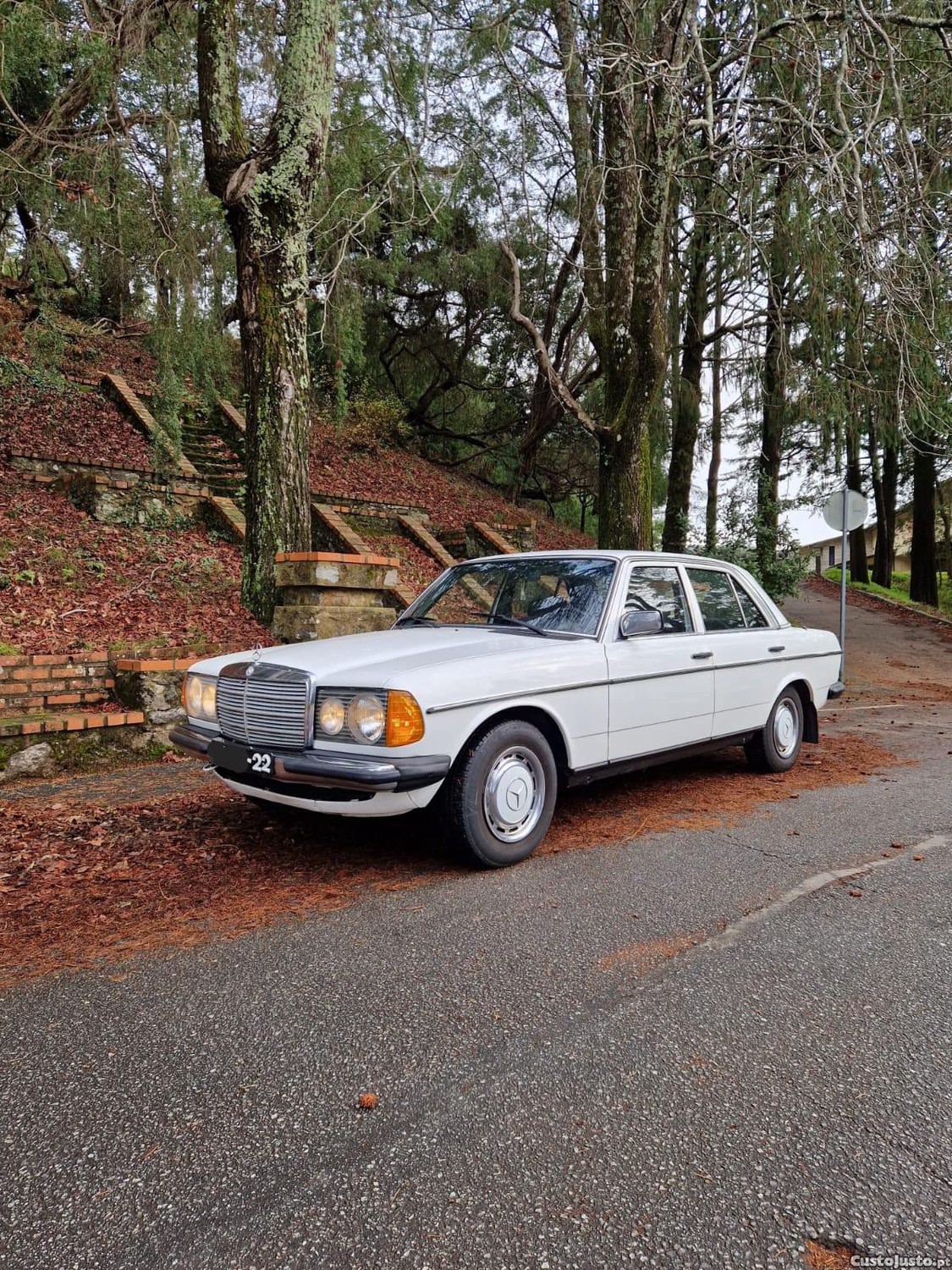 Mercedes-Benz E 200 W123 200E - 82 foto 3