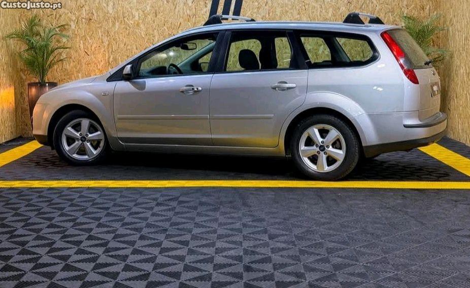 Ford Focus 1.6 tdci titanium — photo 4