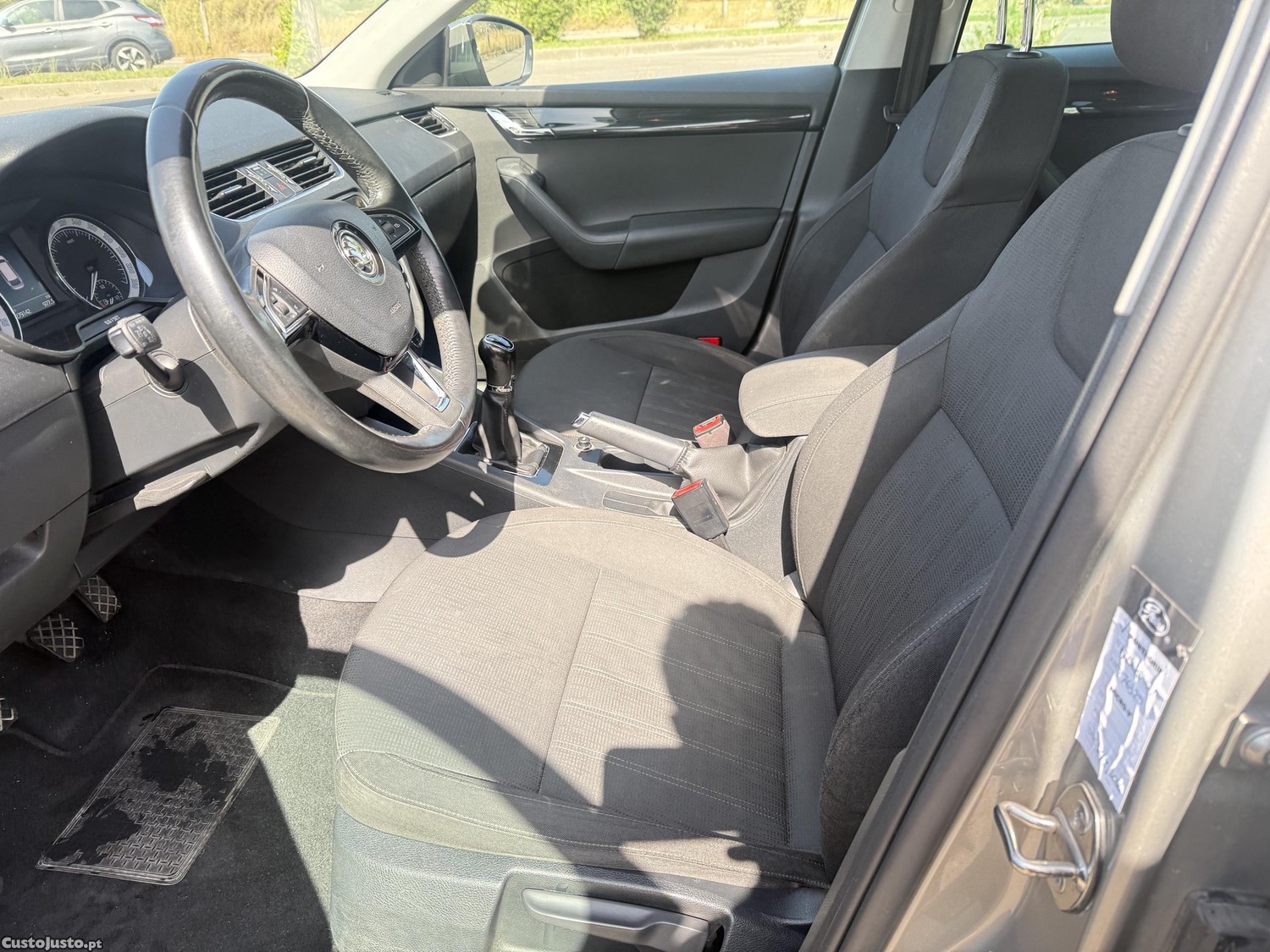 Skoda Octavia Break 1.6 TDI 115cv — fotografia 8