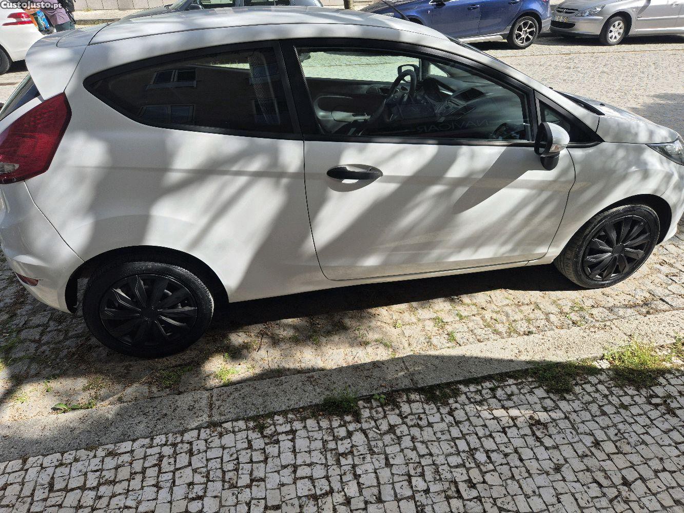 Ford Fiesta 1.4 — fotografia 5
