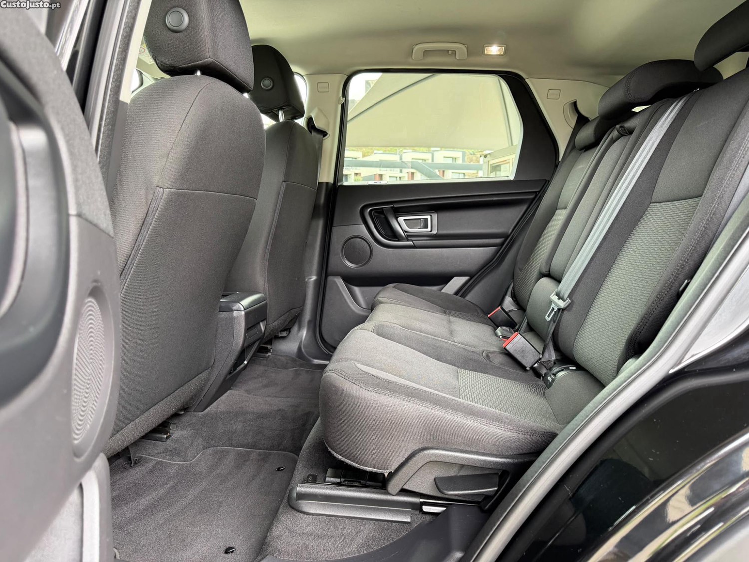 Land Rover Discovery Sport 2.0 eD4 HSE — photo 4