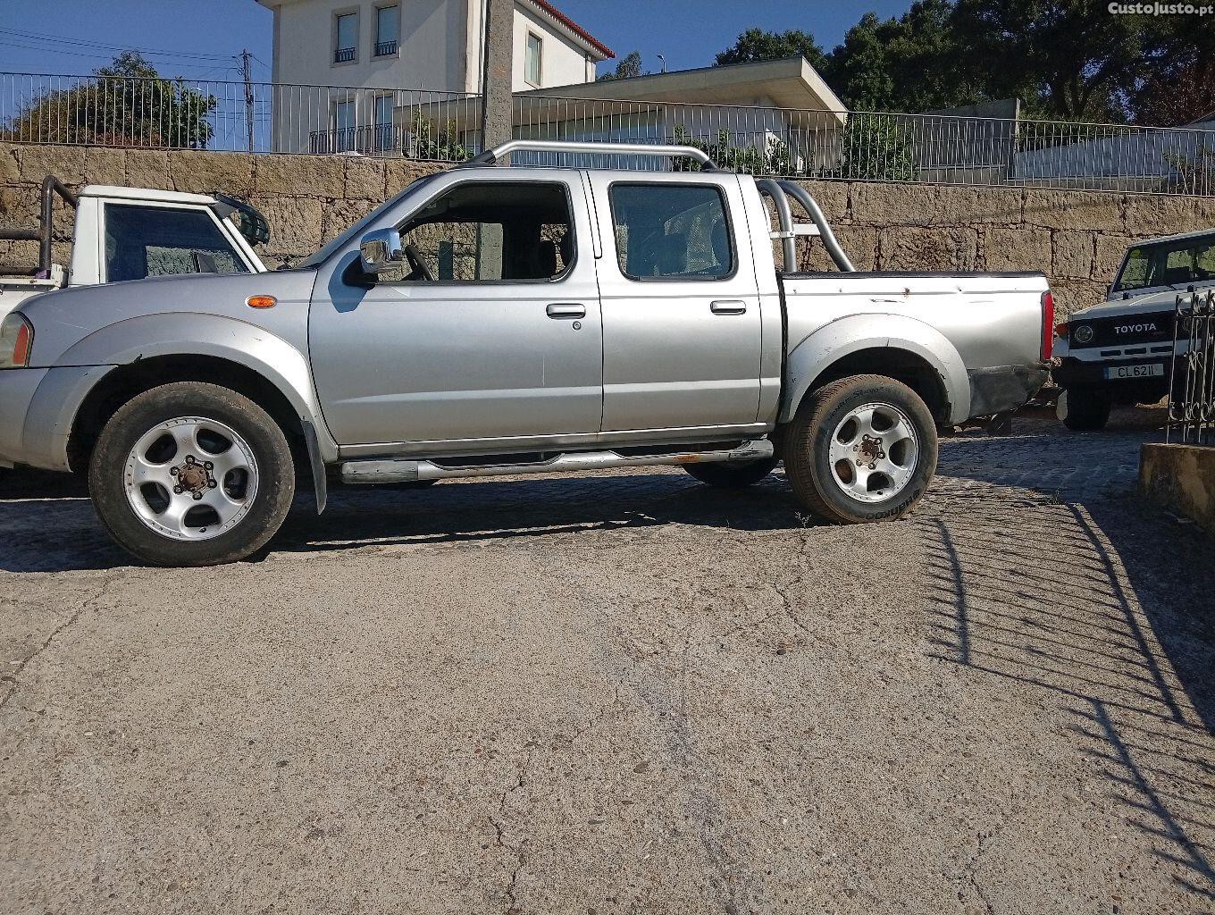 Nissan Navara pickap 4x4 — photo 2