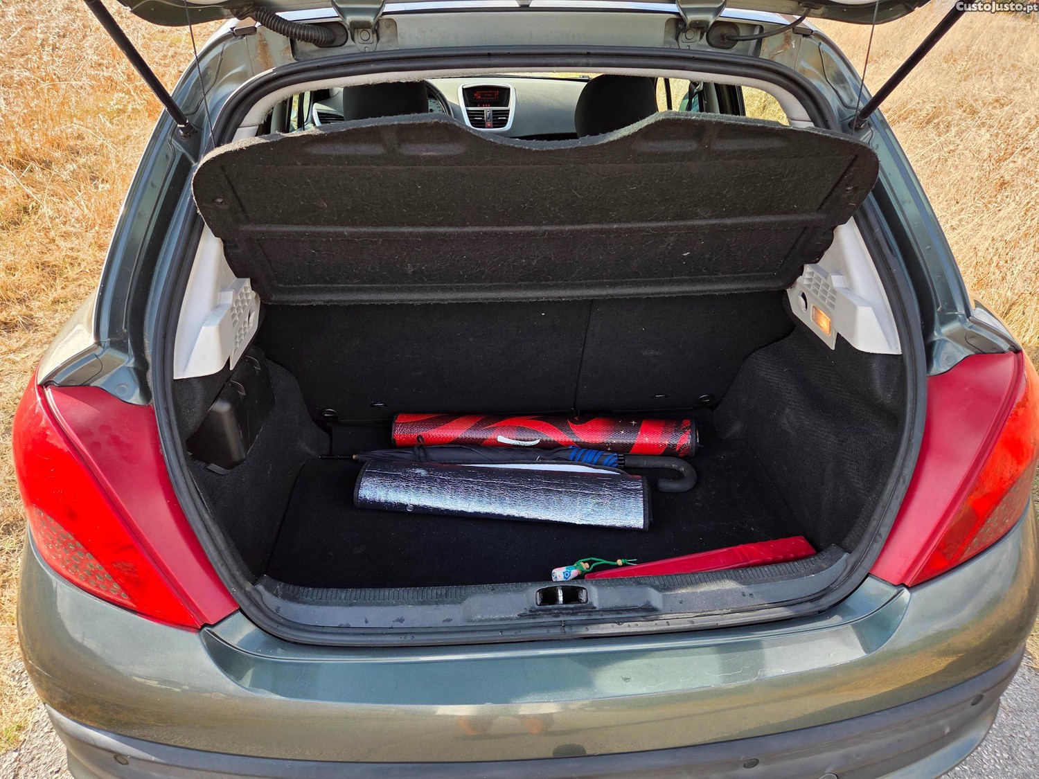 Peugeot 208 1.6HDI - 08 — photo 2