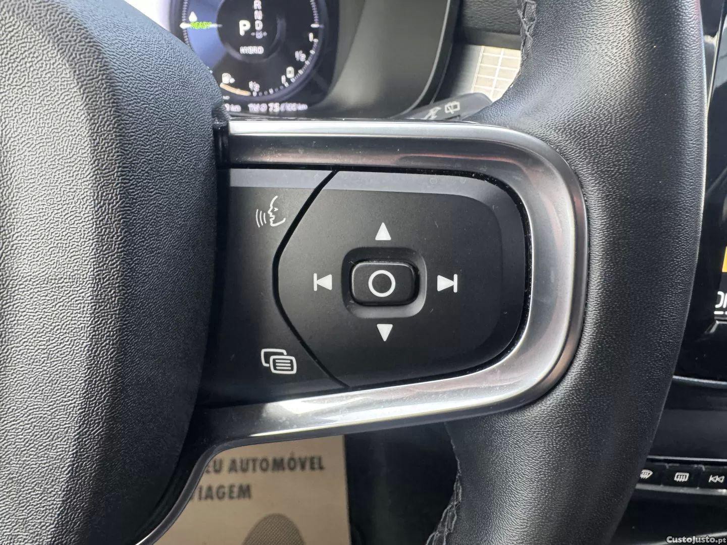 Volvo XC 40 1.5 t4 phev core — fotografia 2