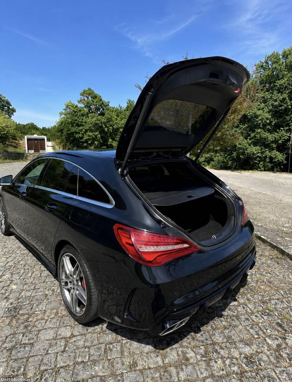 Mercedes-Benz CLA 180 Mercedes-Benz CLA 180 d AMG Line Shooting Brake Automática | - 18 — photo 3