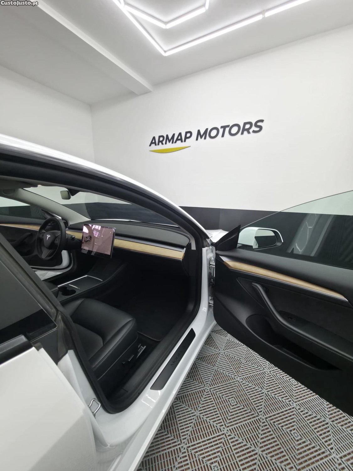 Tesla Model 3 STANDARD PLUS RWD — fotografia 8