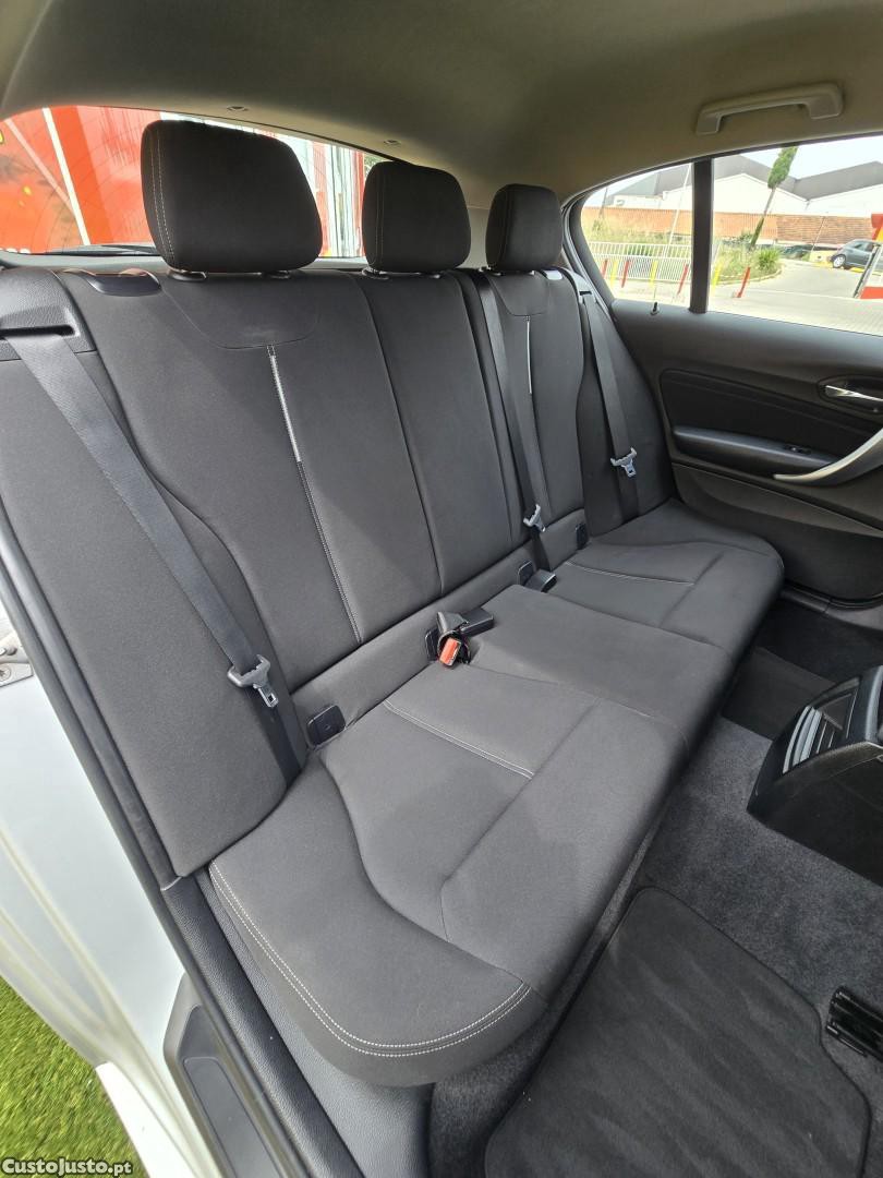 BMW 116 d EDynamics Line Sport — fotografia 9
