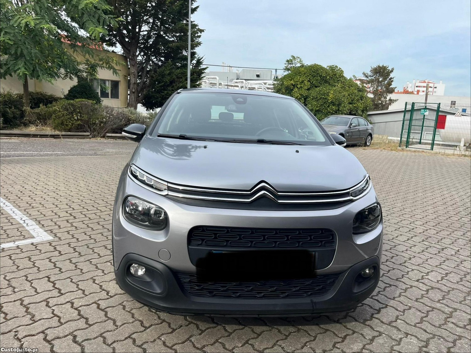 Citroën C3 1.2 PureTech Shine - 18 — photo 2