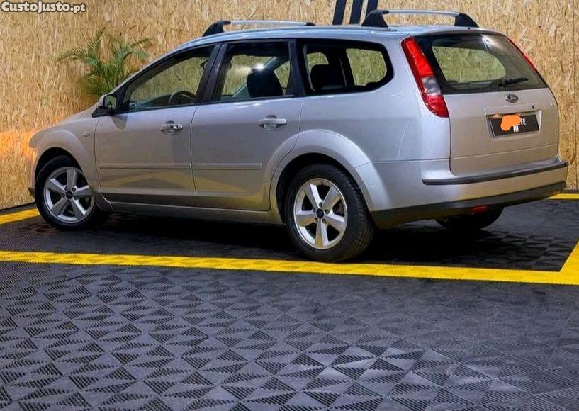Ford Focus 1.6 tdci titanium — photo 3