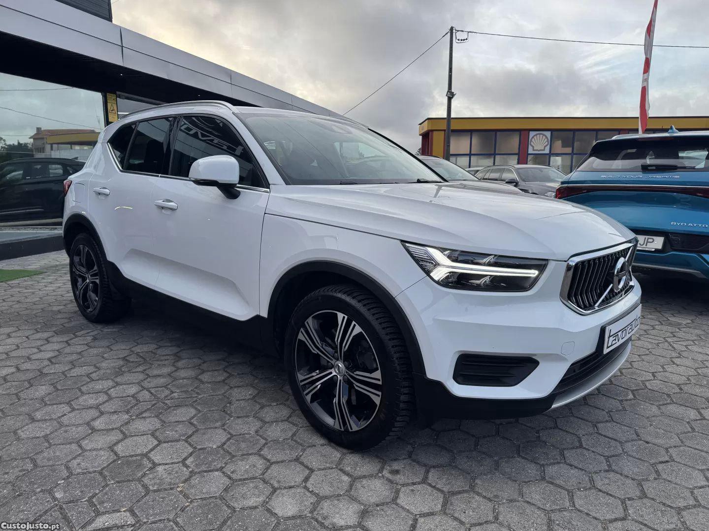 Volvo XC 40 1.5 t4 phev core — fotografia 30