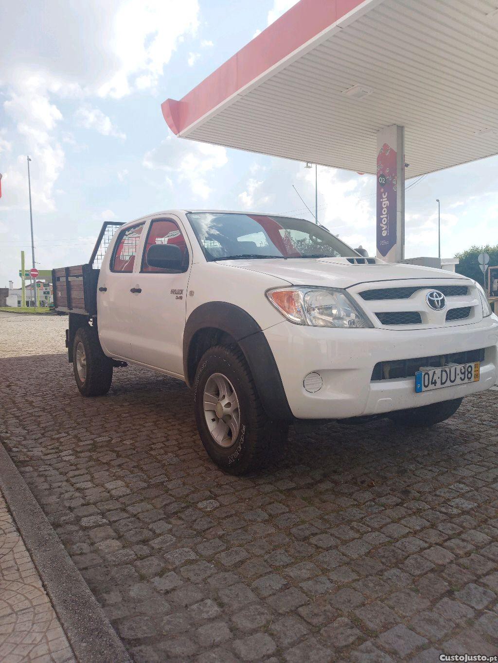 Toyota Hilux 4x4 - AC - 5 lugares - Nacional - 07 foto 3