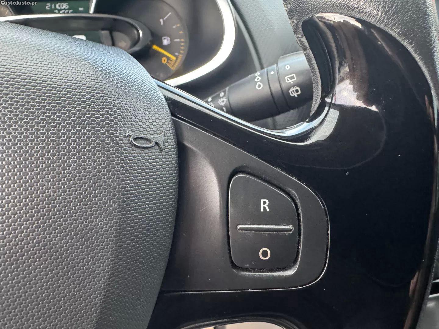 Renault Clio 1.5 dci limited — fotografia 4